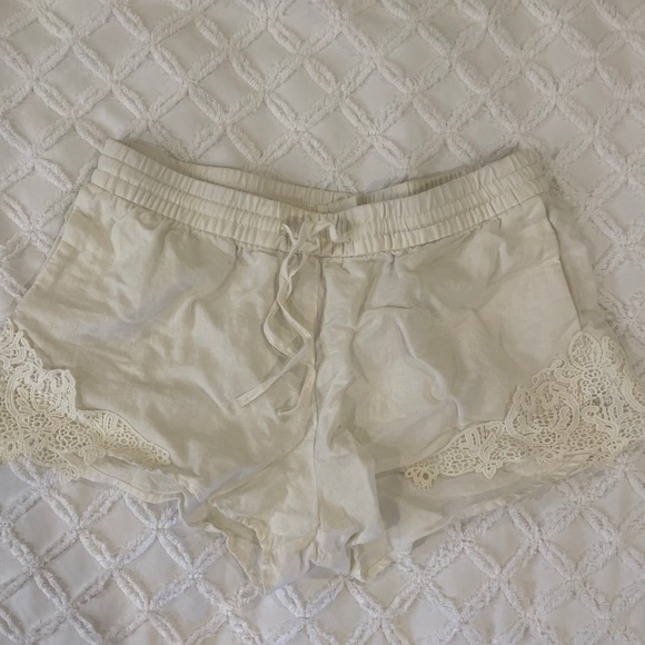 Shorts - Picture 2 of 3